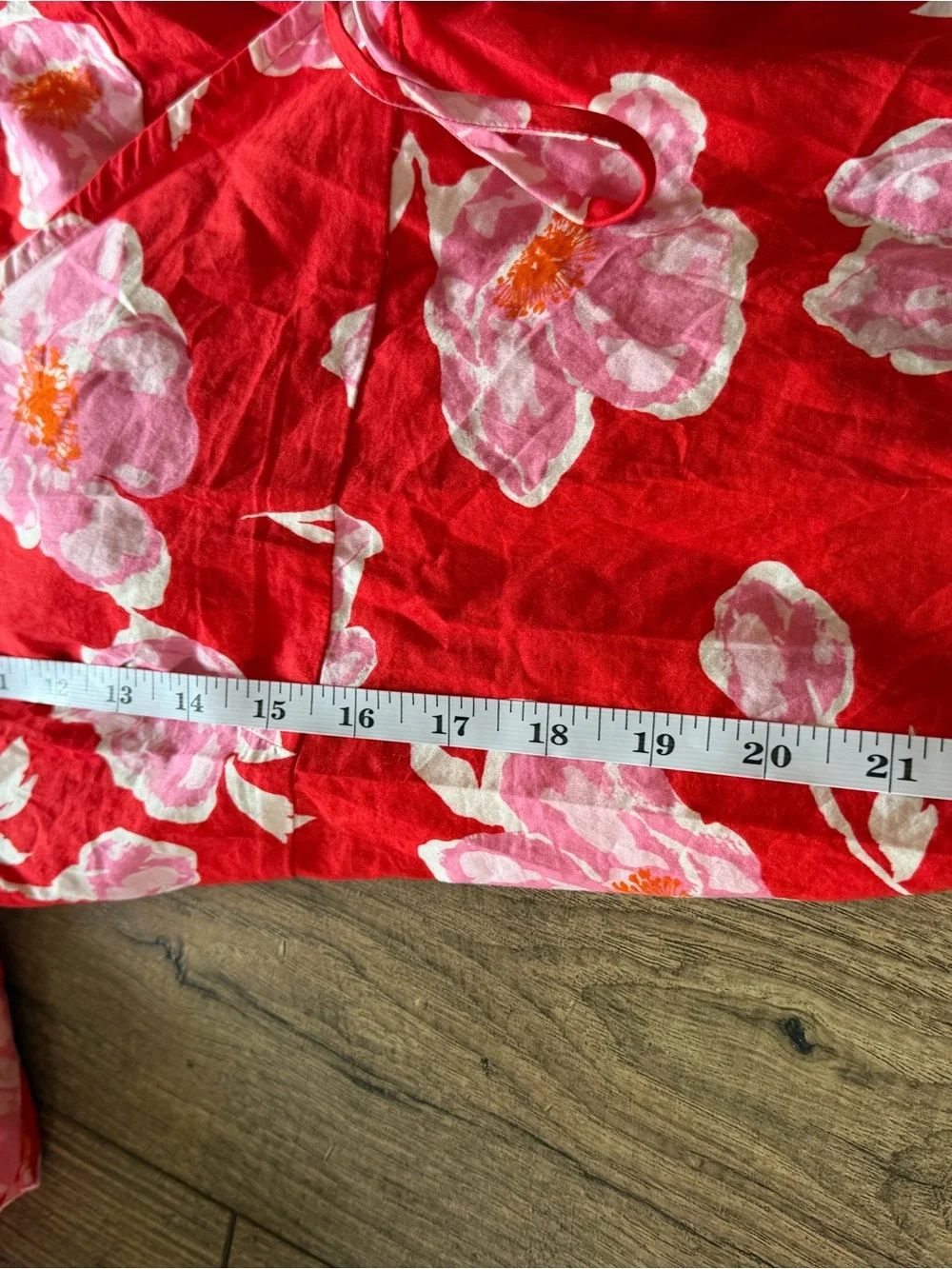 Old Navy Red Wrap Blouse with Pink Floral Print size medium EUC puff sleeve
